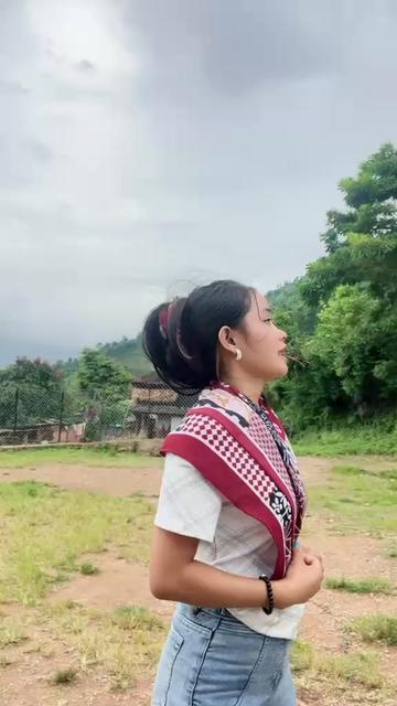 @Mᥫ᭡