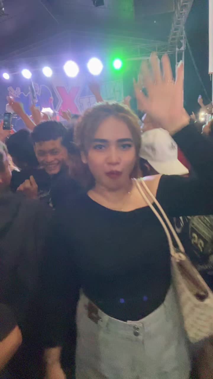 @julia frinella sari