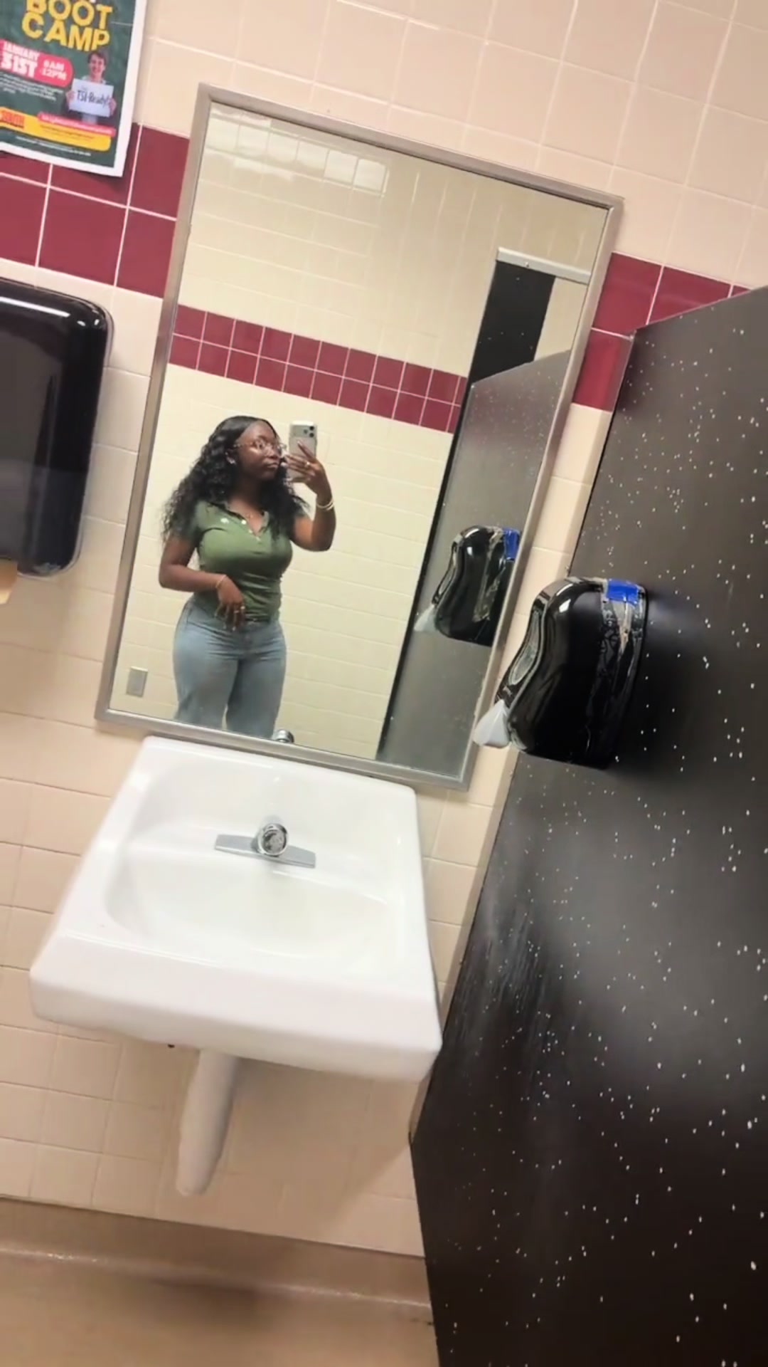 @ishanynicolee