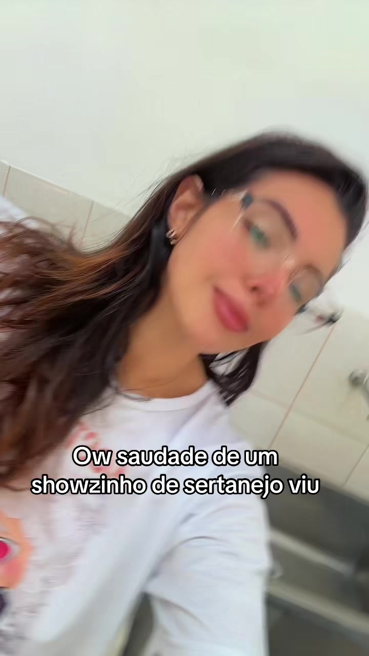 @Clara Ferigatto 🦋
