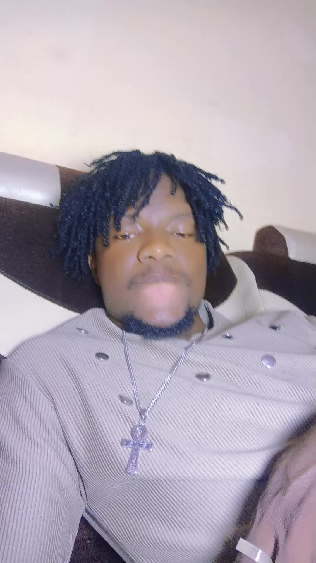 @Sa Majest&eacute; Yidain BADO