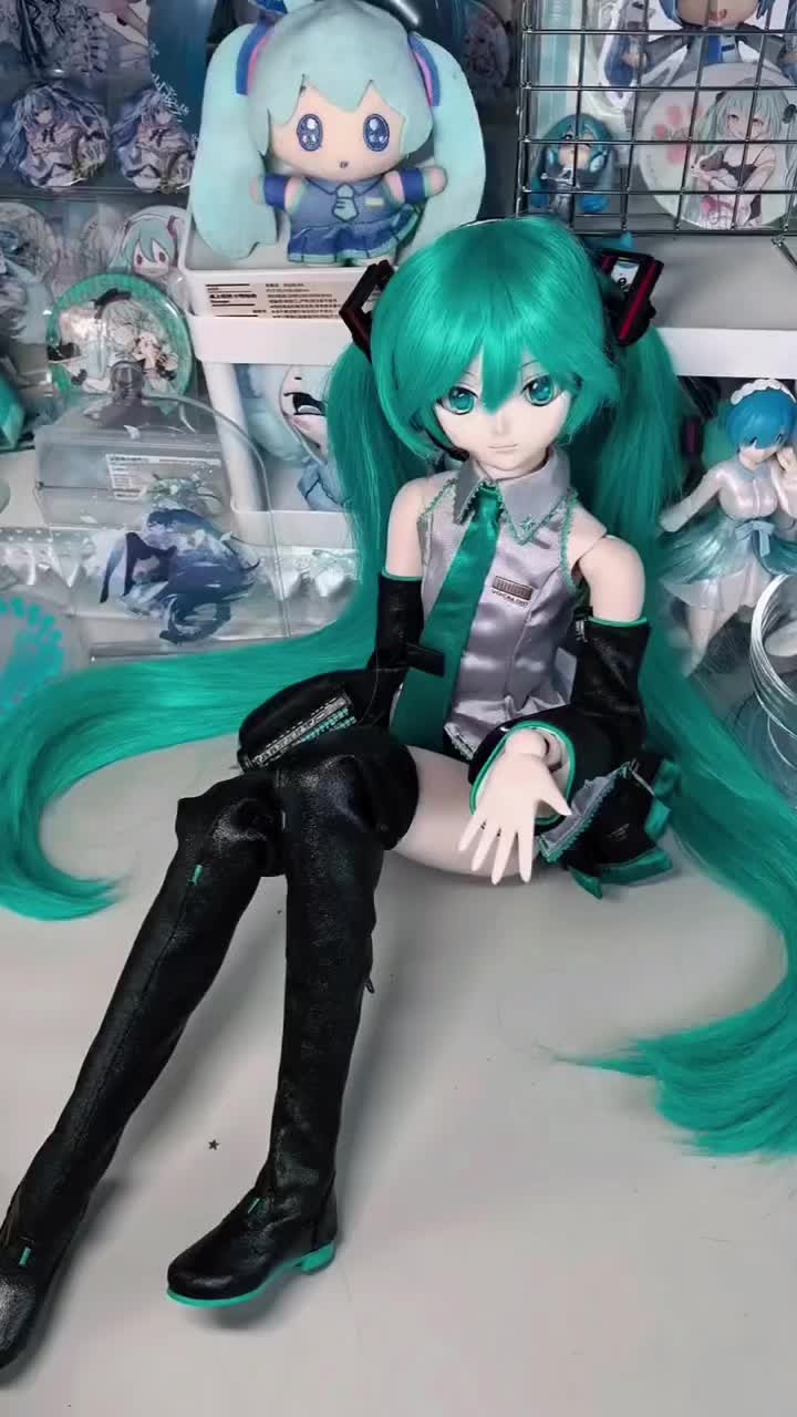 @Link in bio(mikufandom.com)