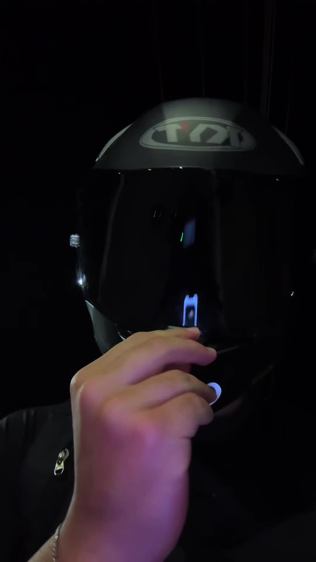 @Th6us