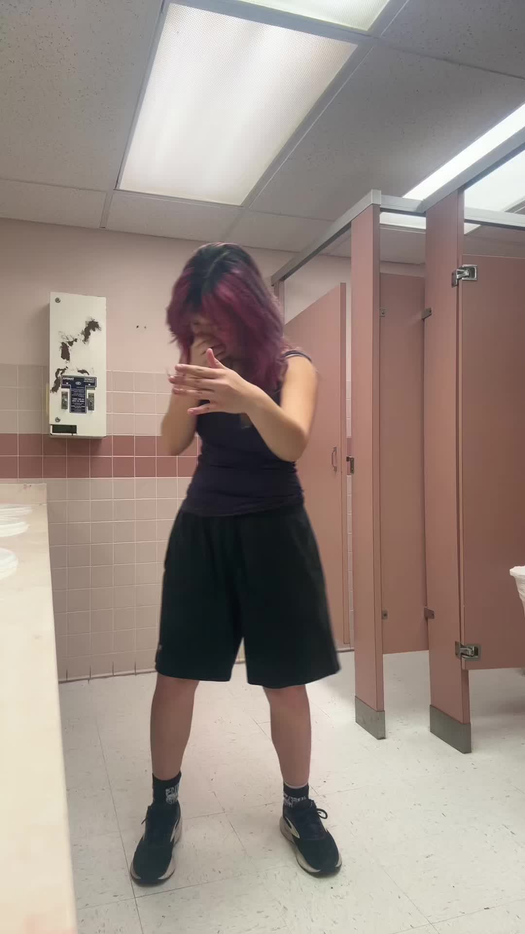 @anavV