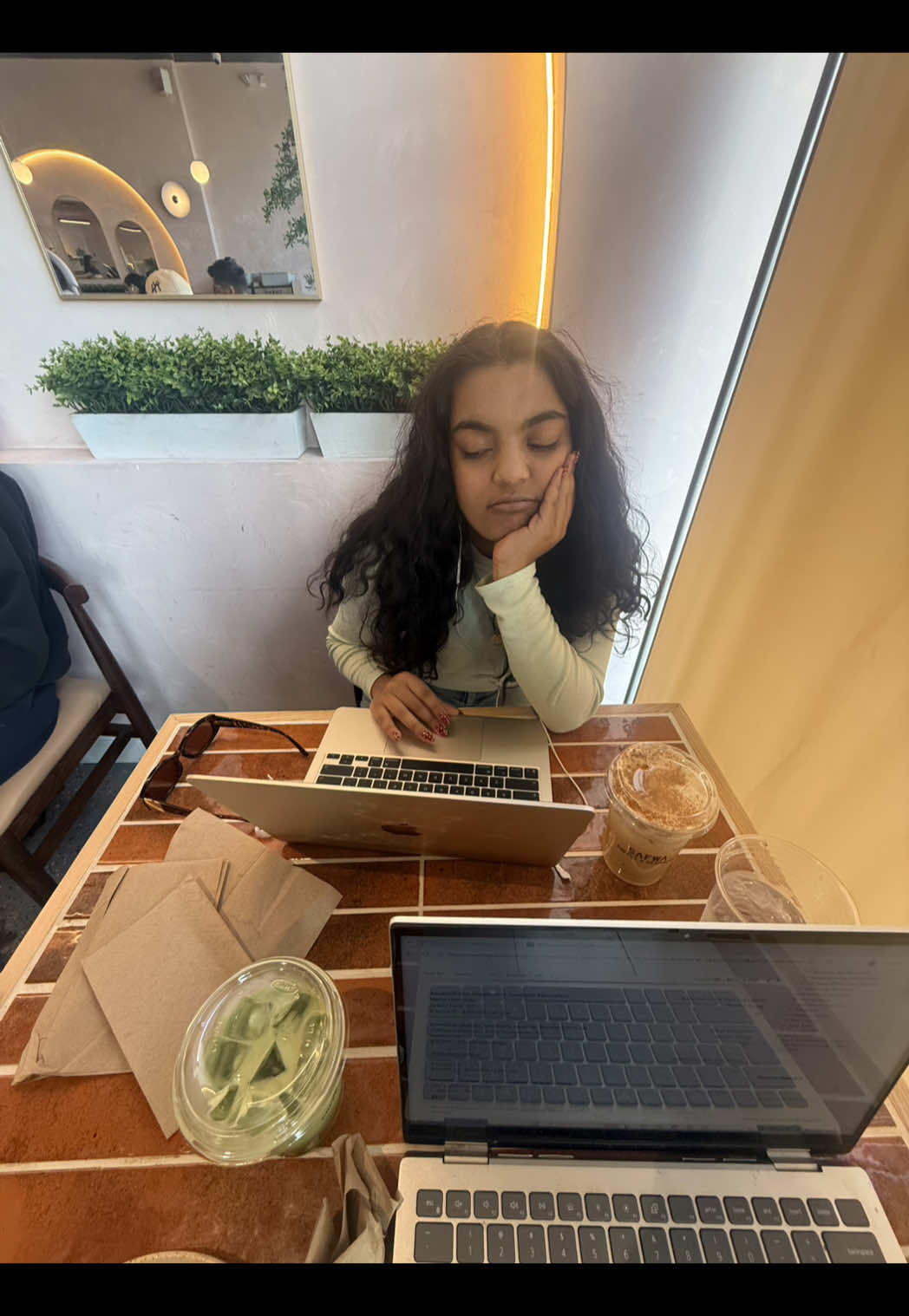 @slaywa 🍉📚🧶