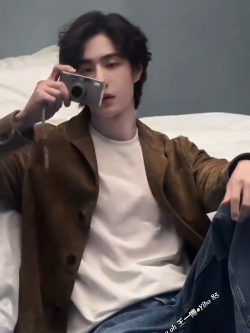 @𝑻𝑨𝑵𝑮 𝑶𝑯 王一博•𝒀𝑰𝑩𝑶𝟖𝟓