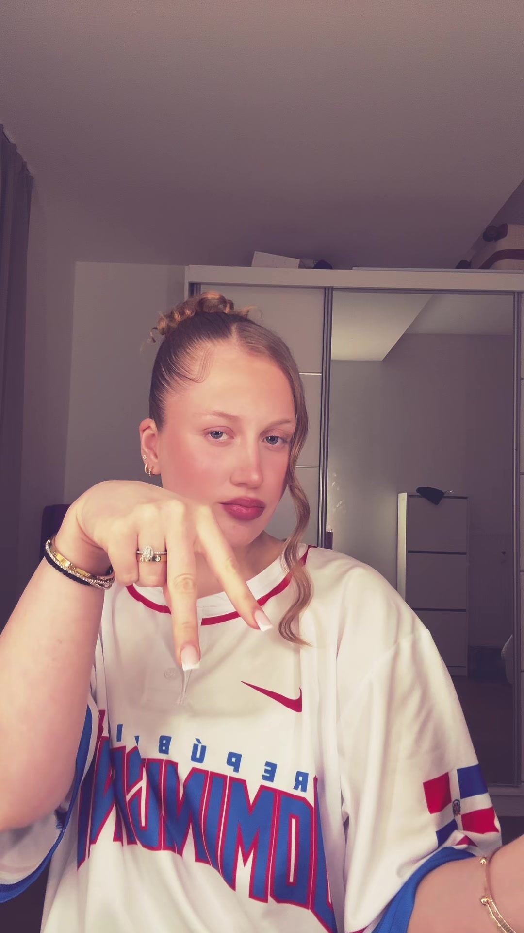 @🍒𝐸 𝑀 𝑀 𝐼🍒