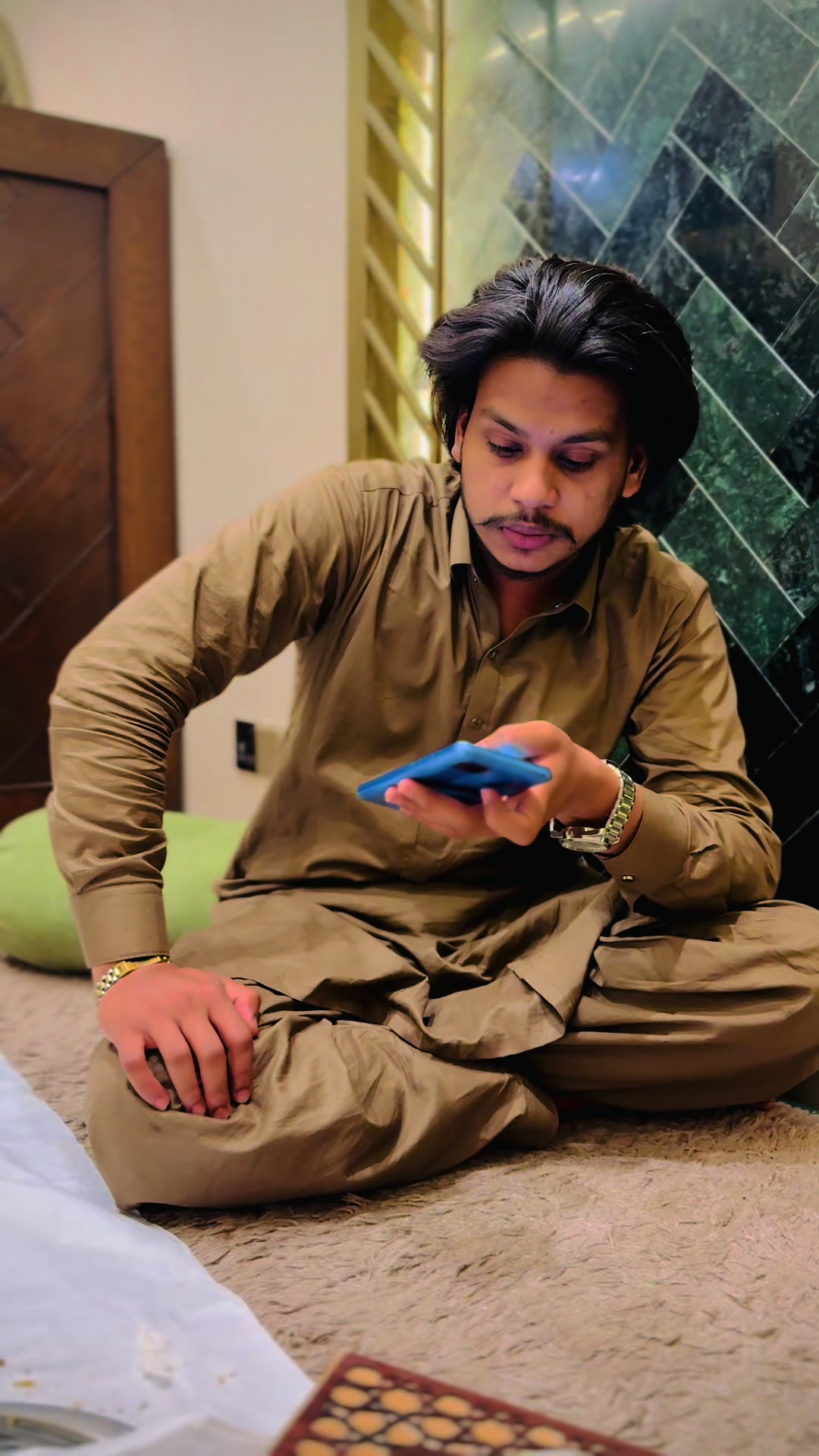 @uuuzair
