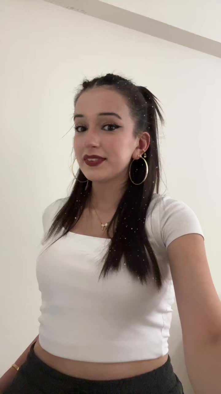 @𝕰𝖑𝖆