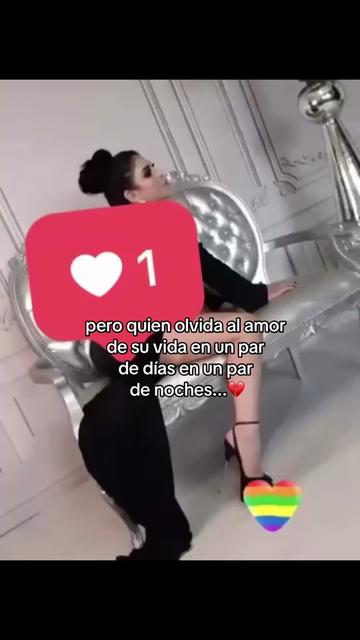 @Clau8af 🎱🪩🍸🛍️