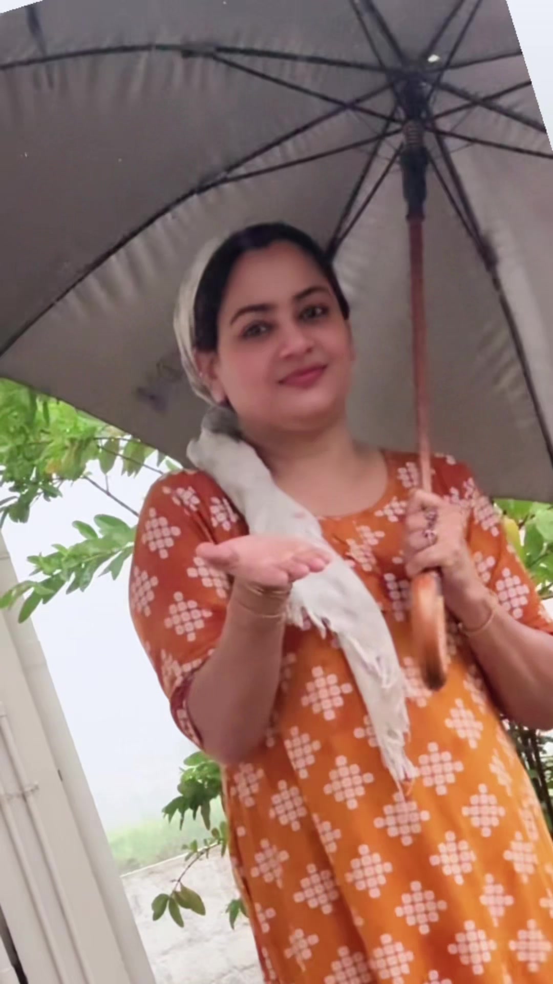 @പോന്നു മിന്നു