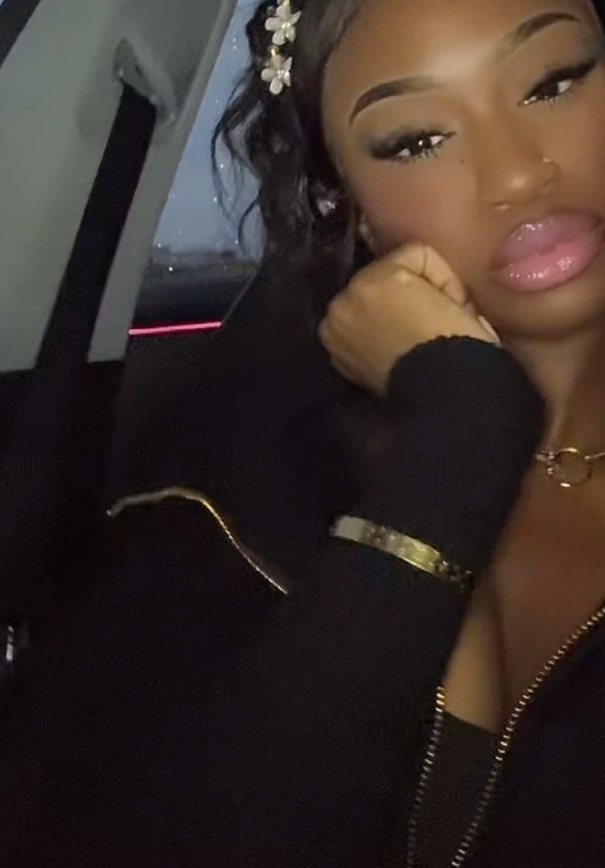 @𝑟𝑎𝑚𝑎𝑡𝑎 ♡ྀི