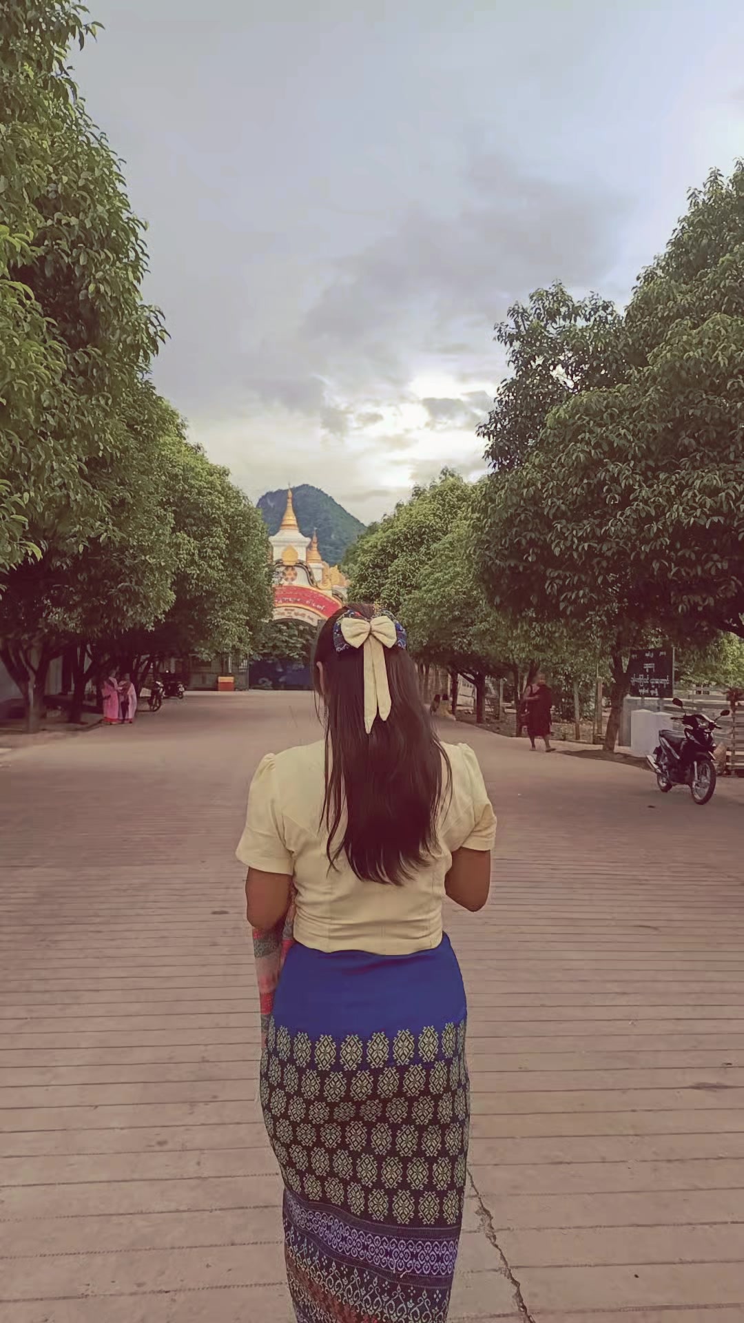 @Rose Angel(ဘုတလင် သူလေးပါ)