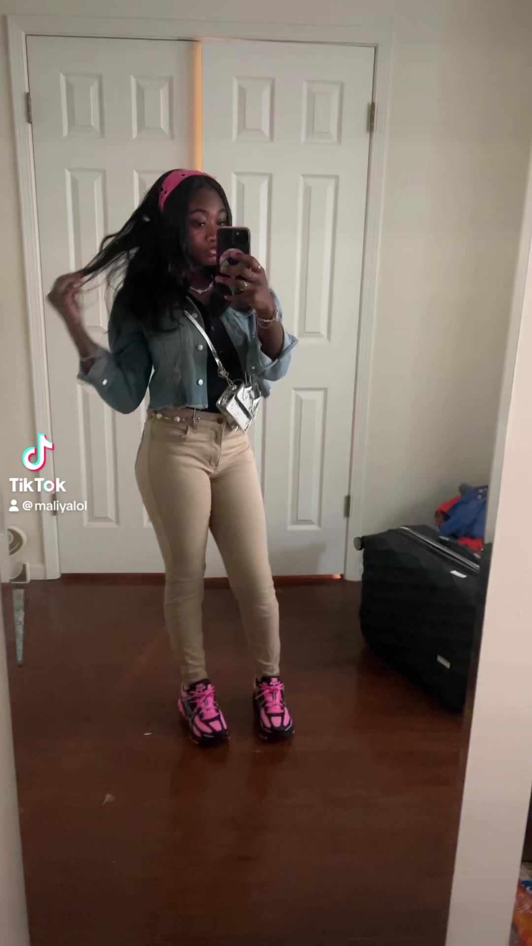 @Maliya.