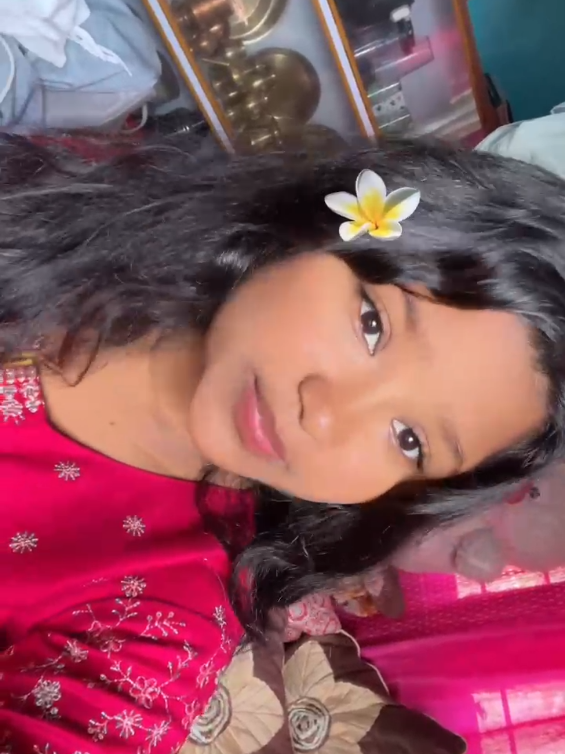 @PRIYA🫶🧿