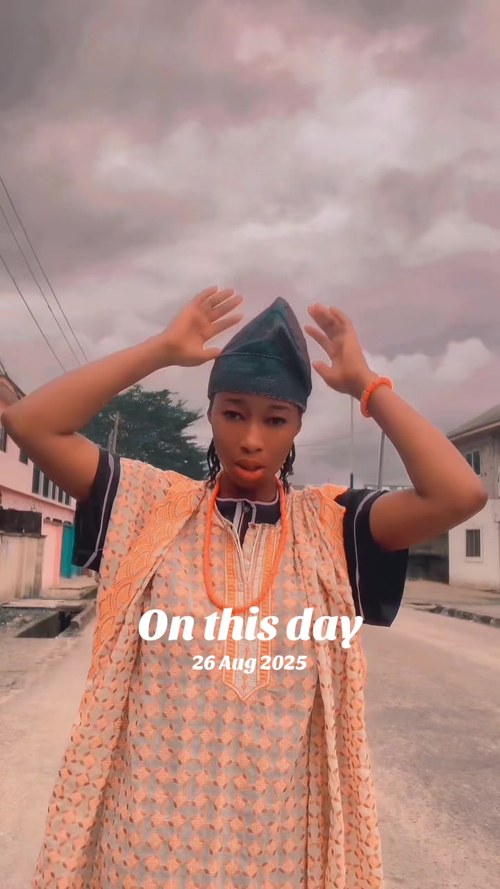 @AYOMIDEY THEEKITIGIRL 🤡
