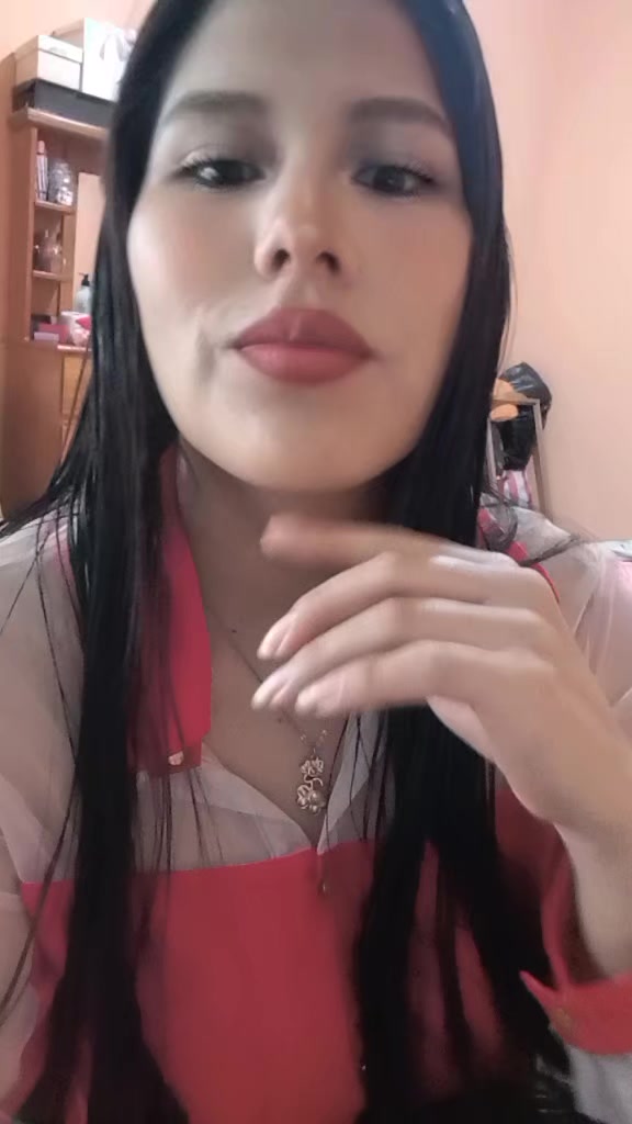 @Adrianita06