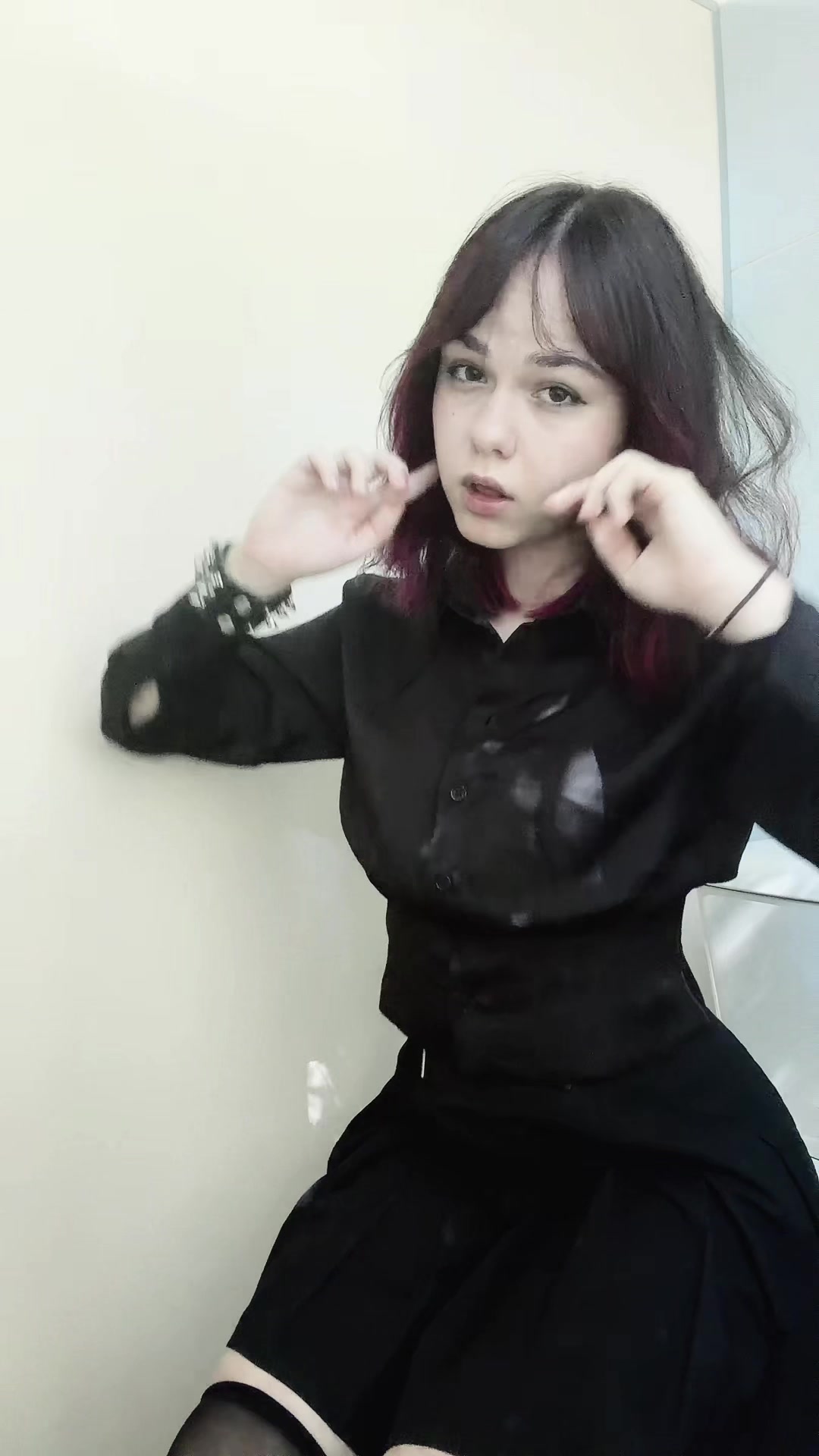 @v.lisa