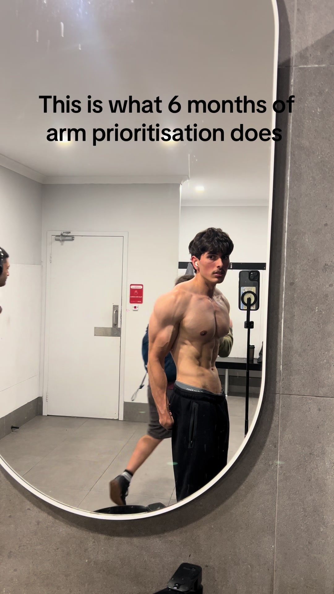 @Sam 🦈