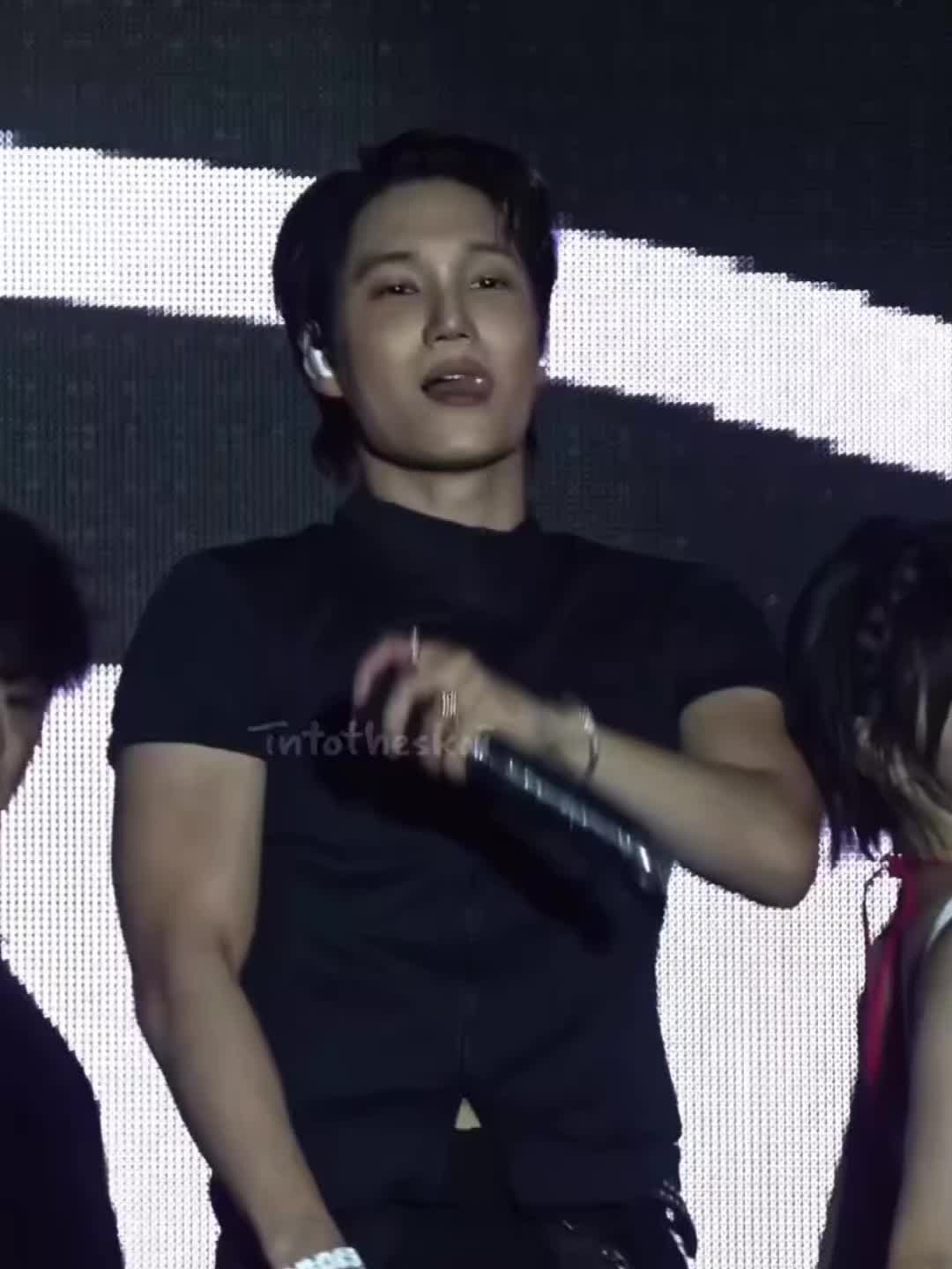 @EXO