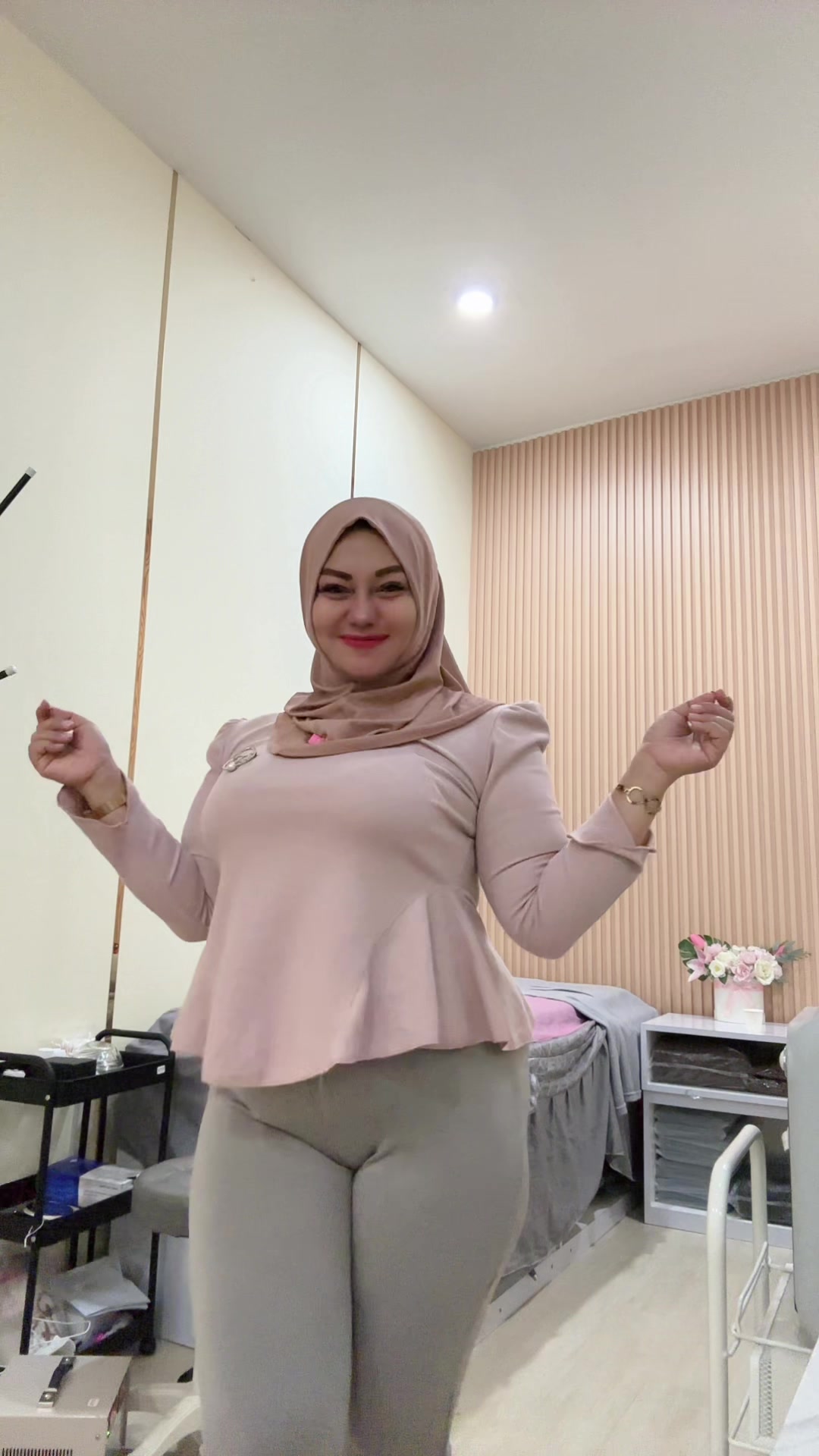 @momihzahwavarel