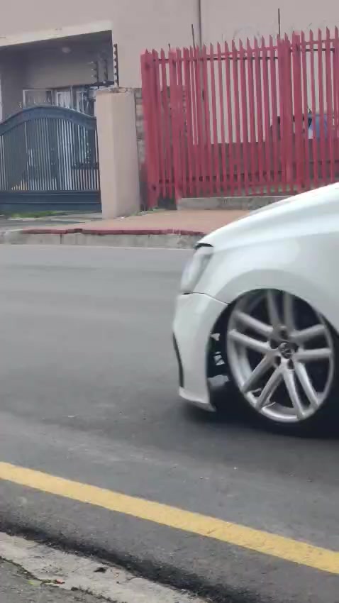 @travis_airm6x