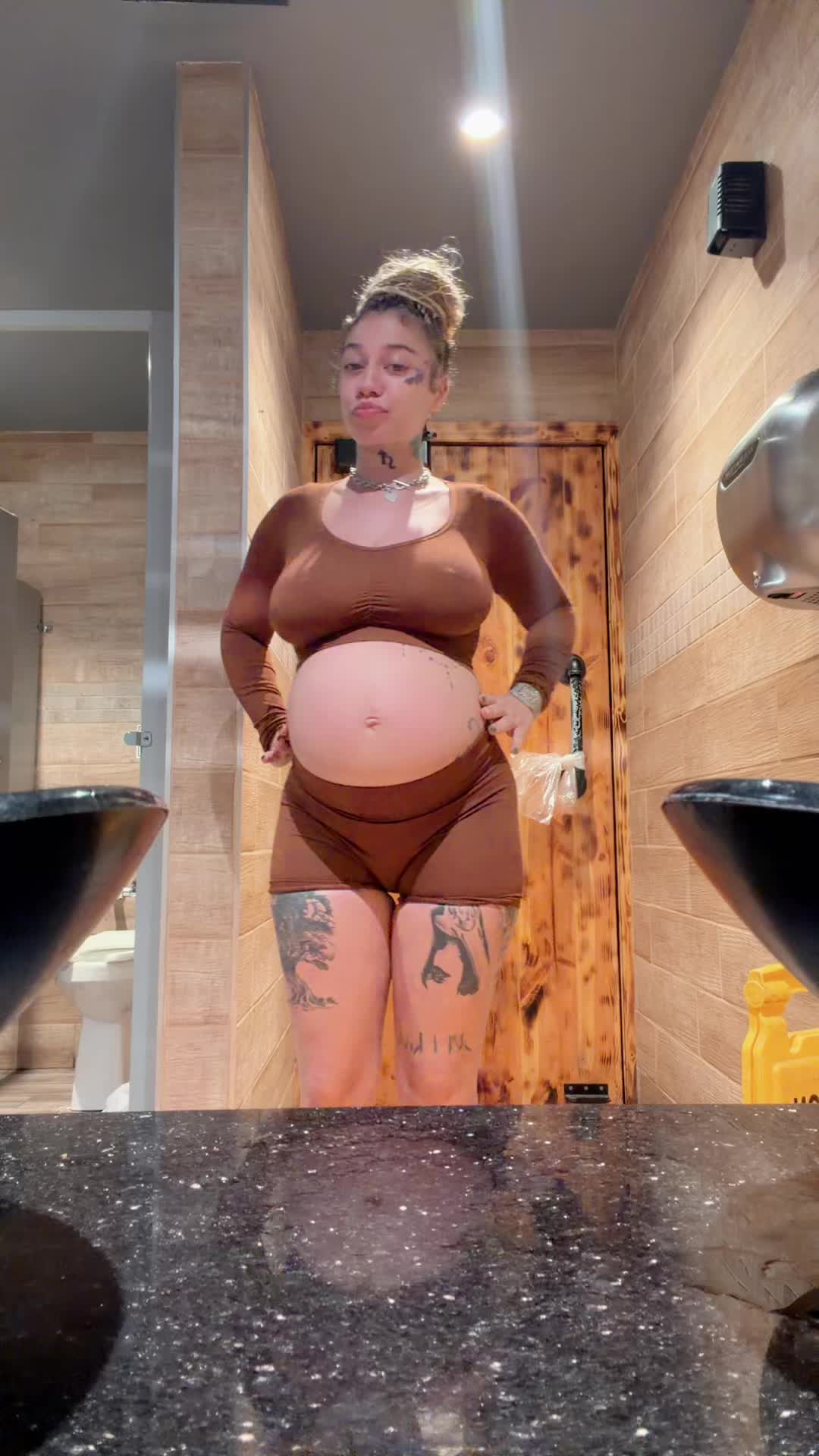 @Iamnevaehakira