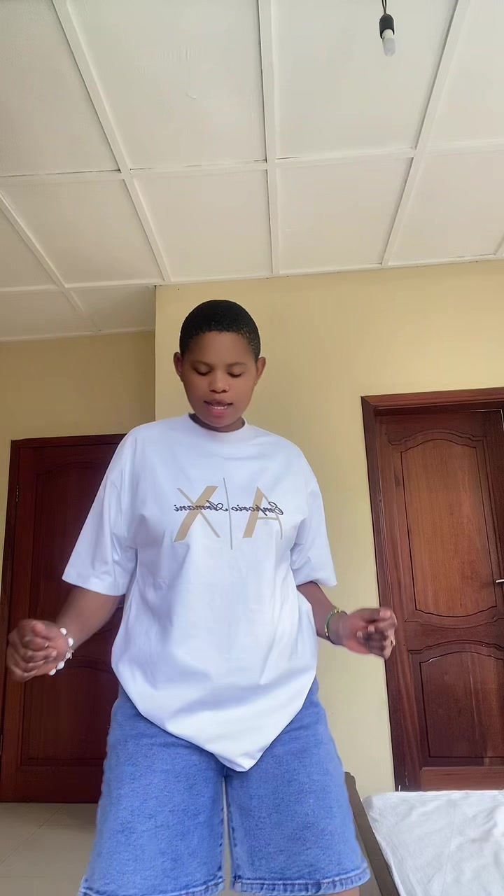 @Adrienne 🌸🦋🇨🇩