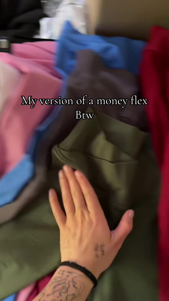@Livi👩🔬🏋️♀️🤼♀️🩷