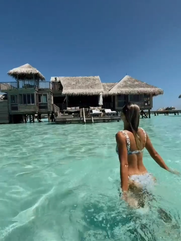 @Travel_Star360