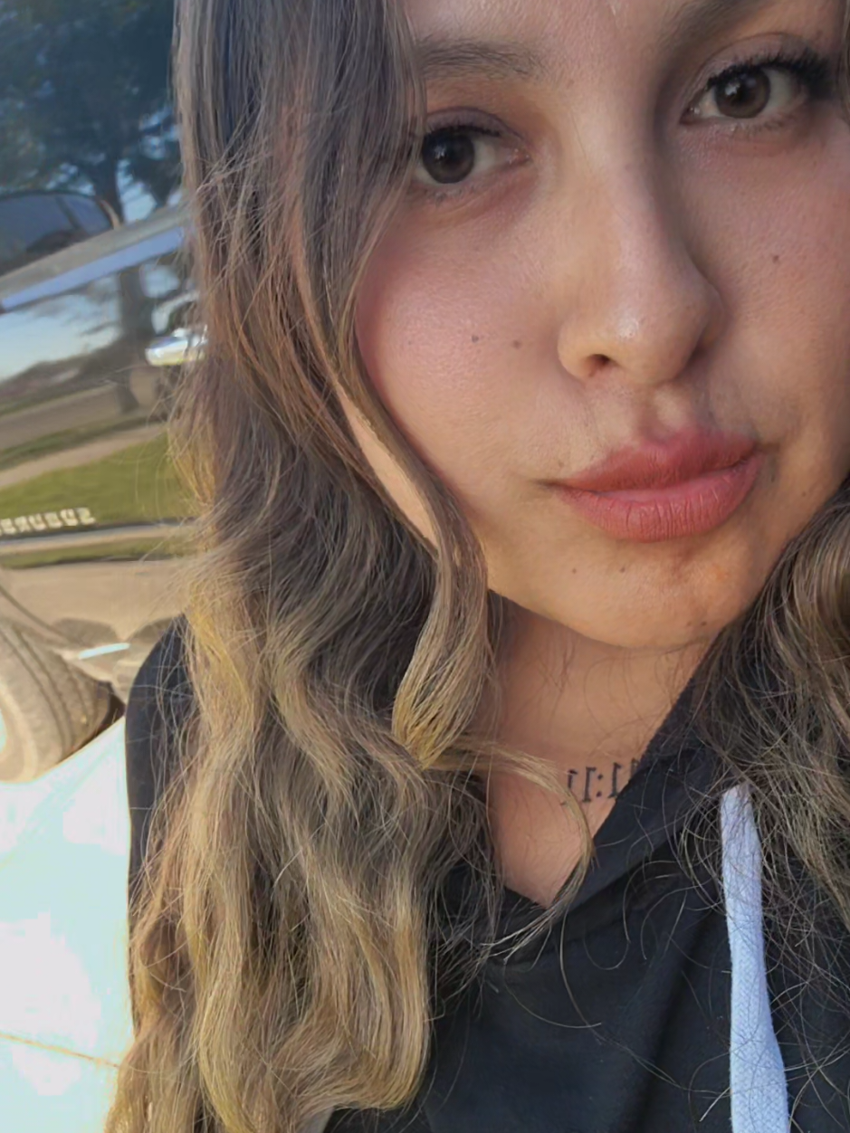 @la_moni