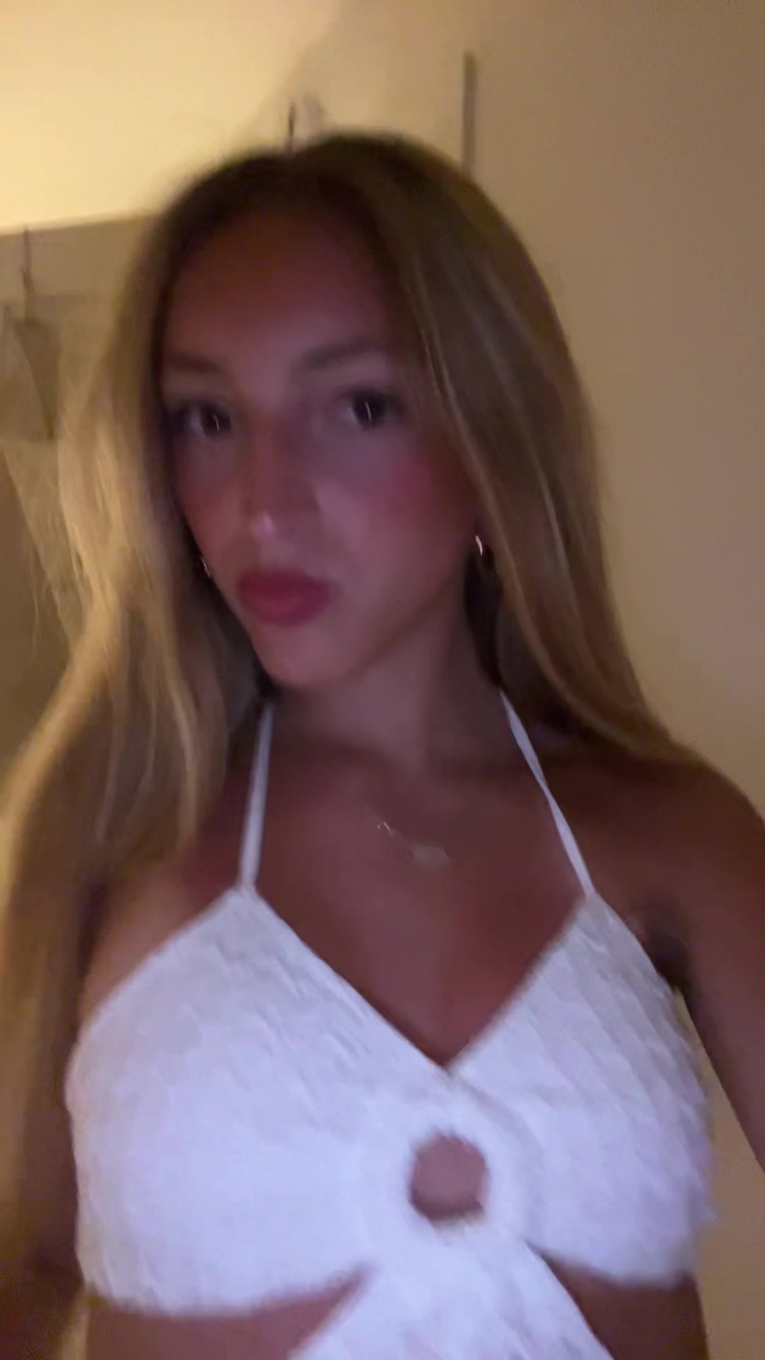 @moni