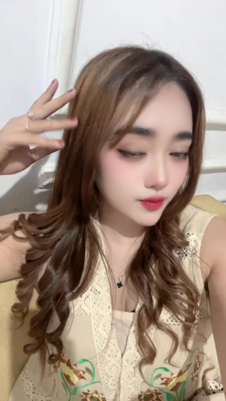 @pinky28_Gioviyan