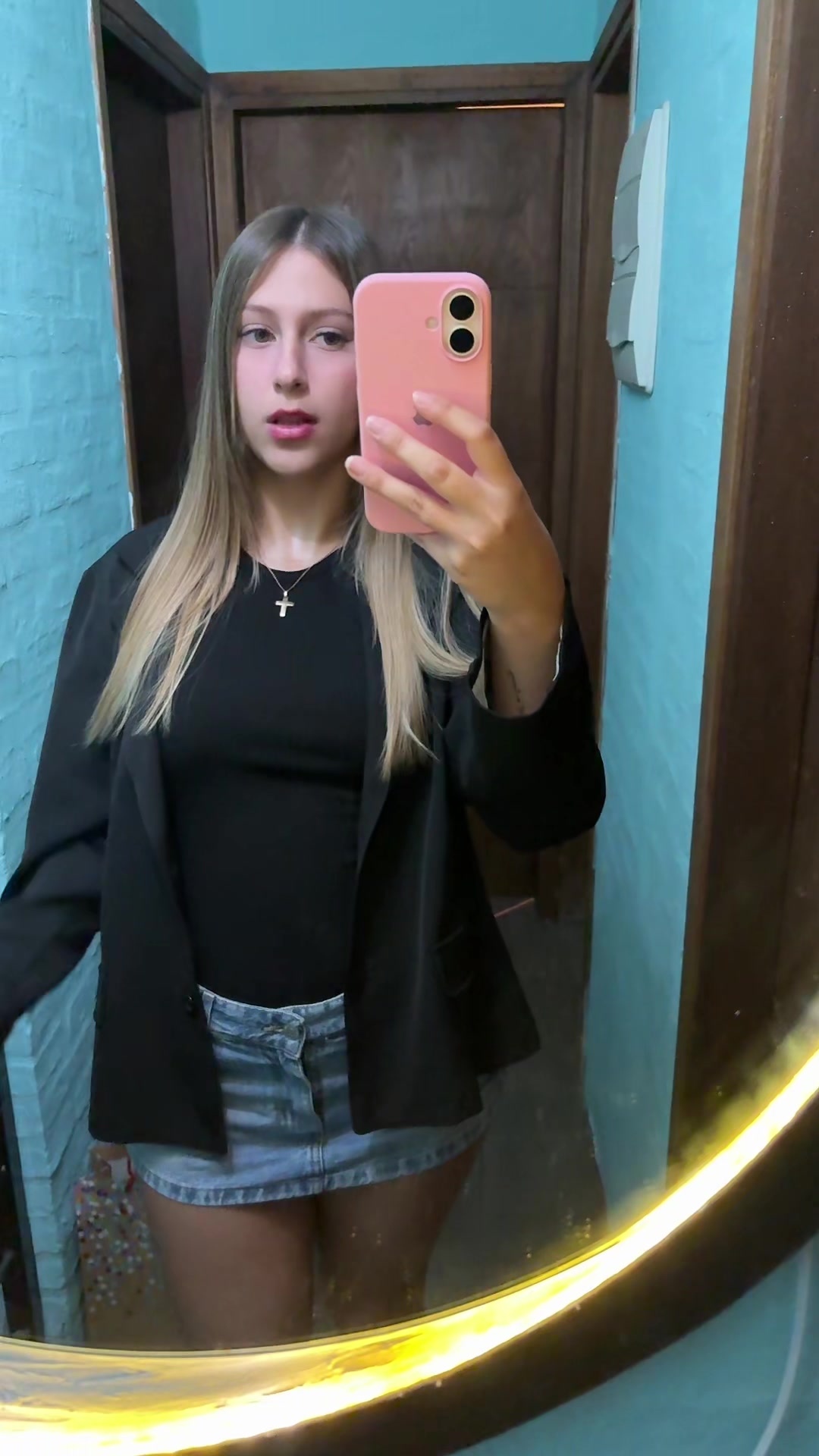 @Viickyy