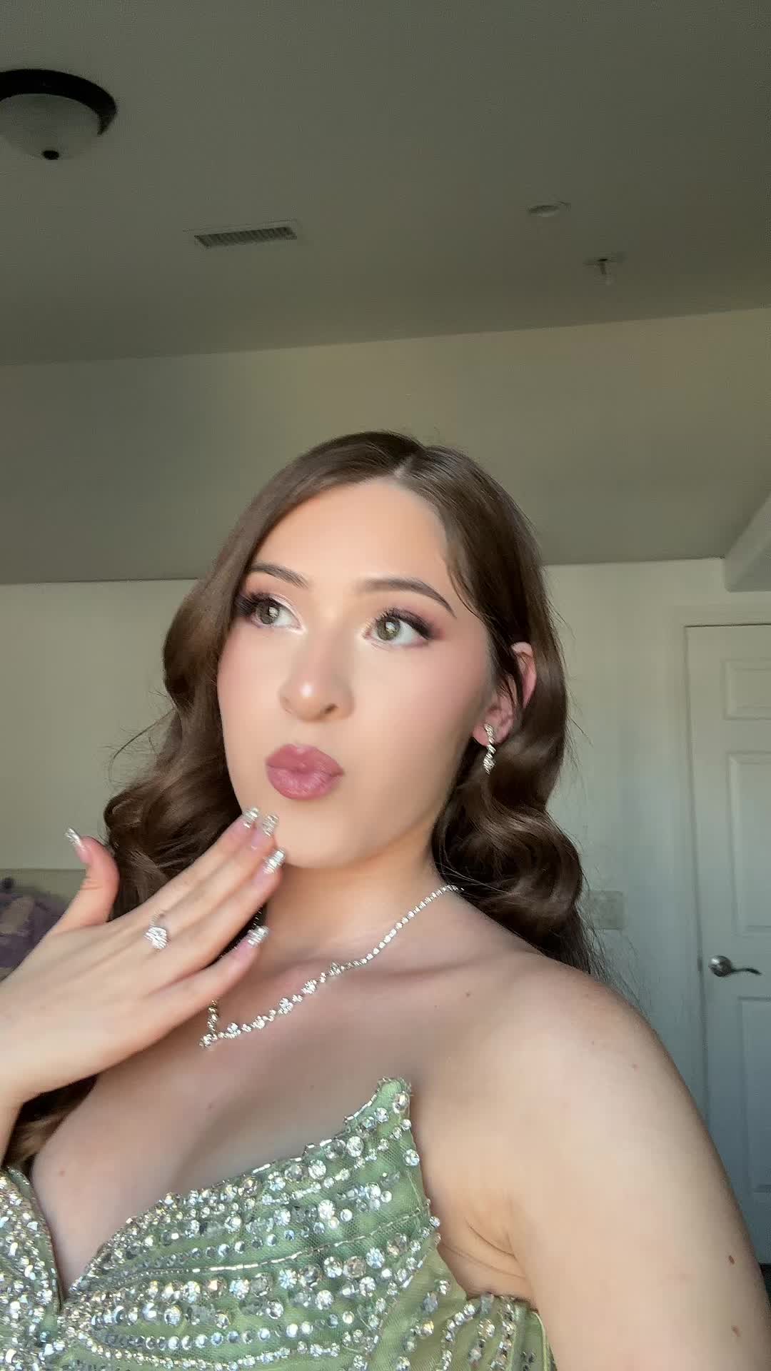 @𝒎𝒆𝒍𝒐𝒅𝒚🌷