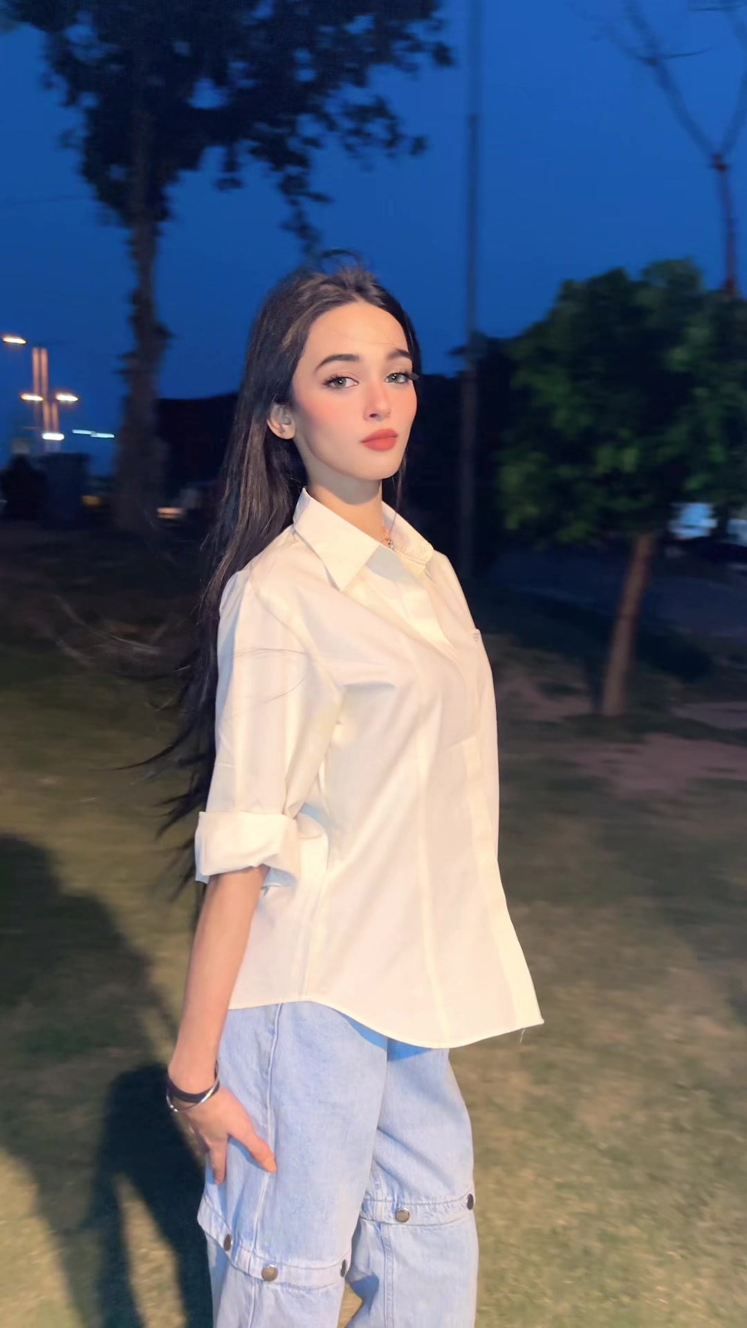 @ayeshaazhar_official