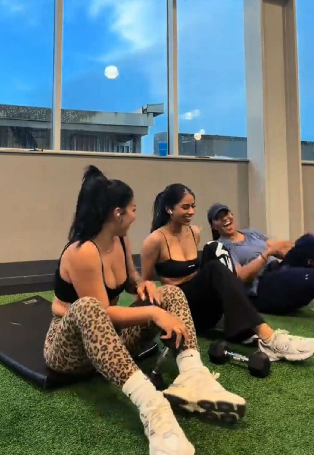 @SB