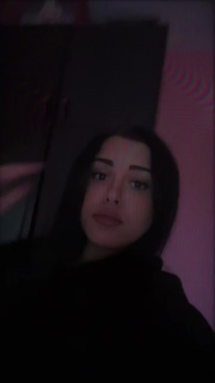 @neeveenica