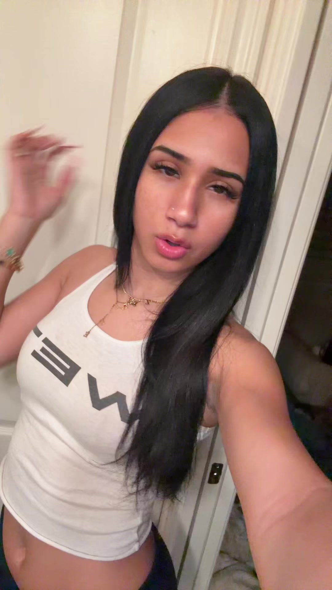 @⃟