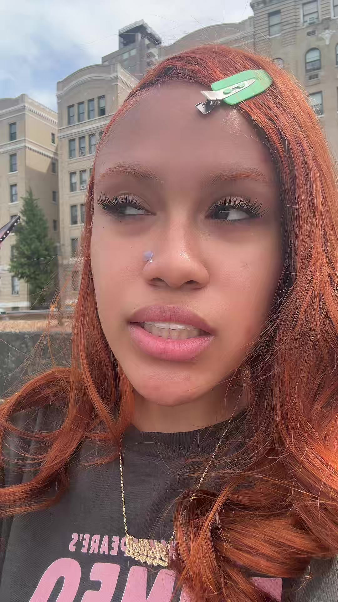 @Myleftcheeck