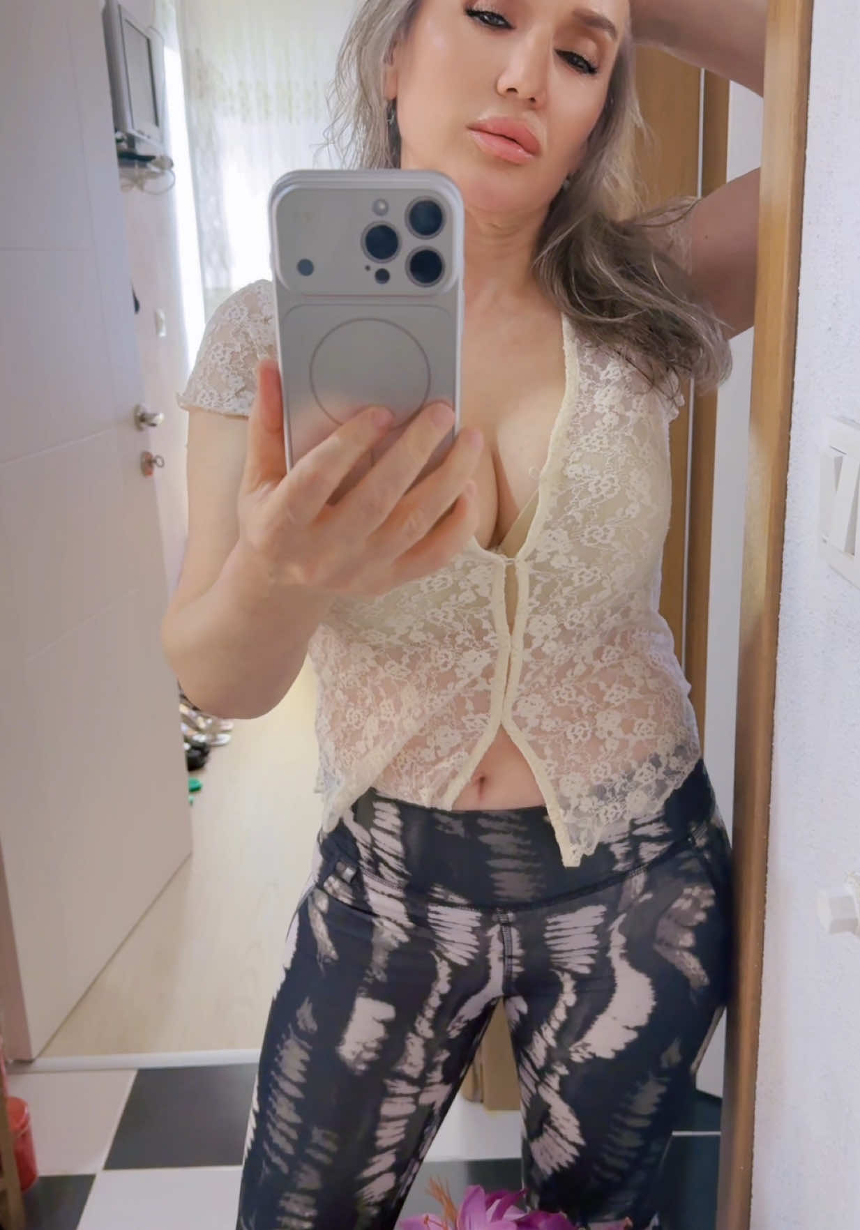 @s.siradişiyizz ESRA