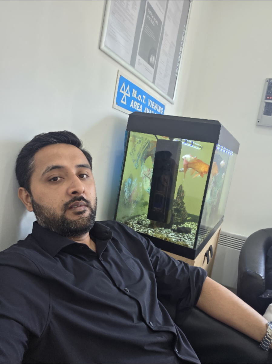 @Ali Abbas 🇬🇧🇵🇰
