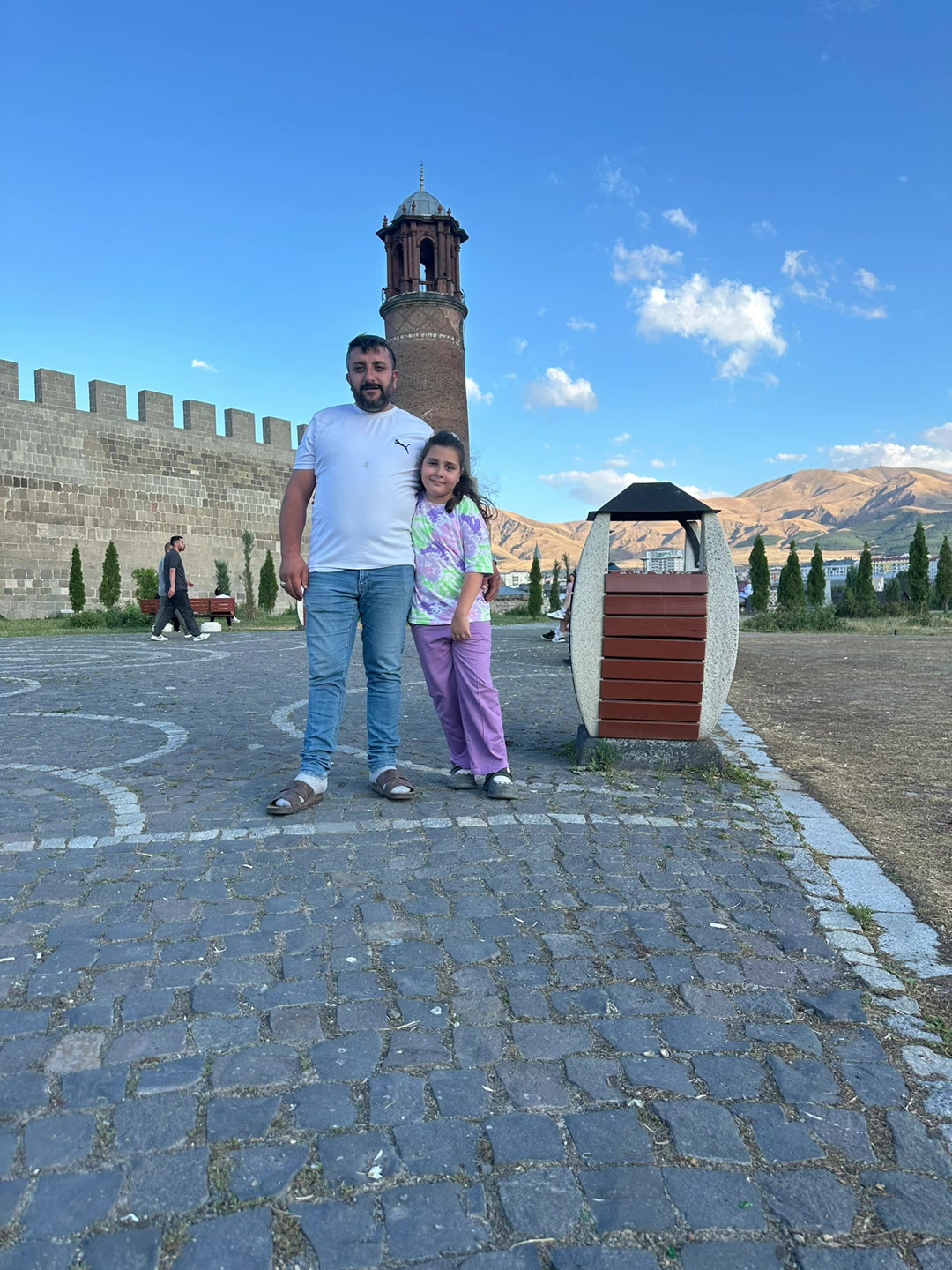 @Mehmet Esen Emırhan Efe