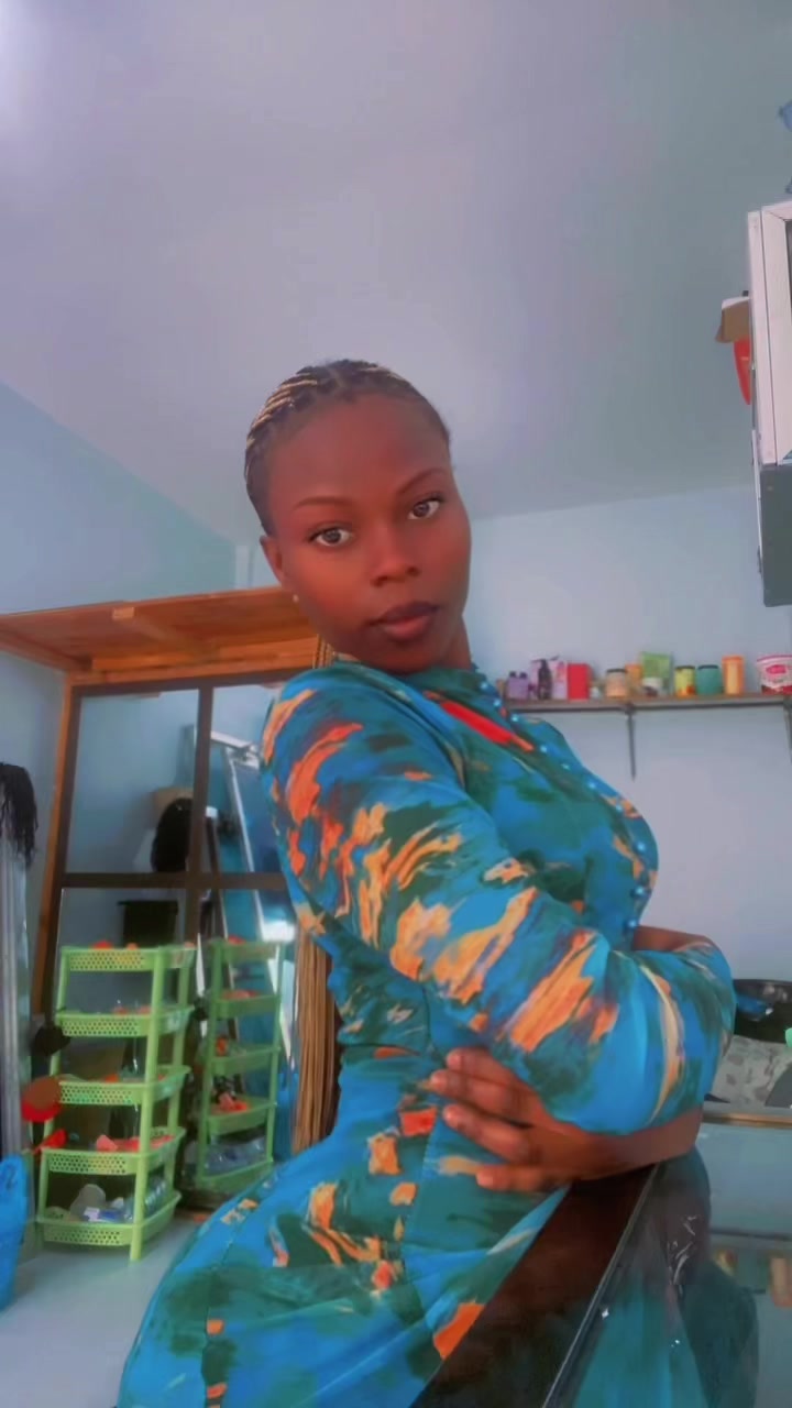 @Cesi beuty👄👄