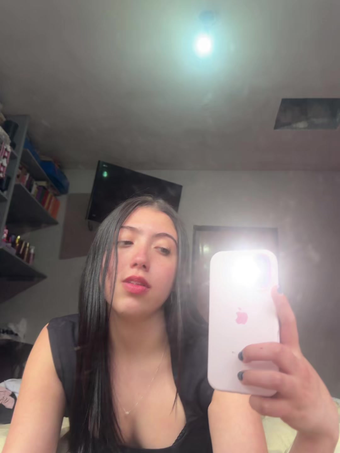 @whoisvickyy