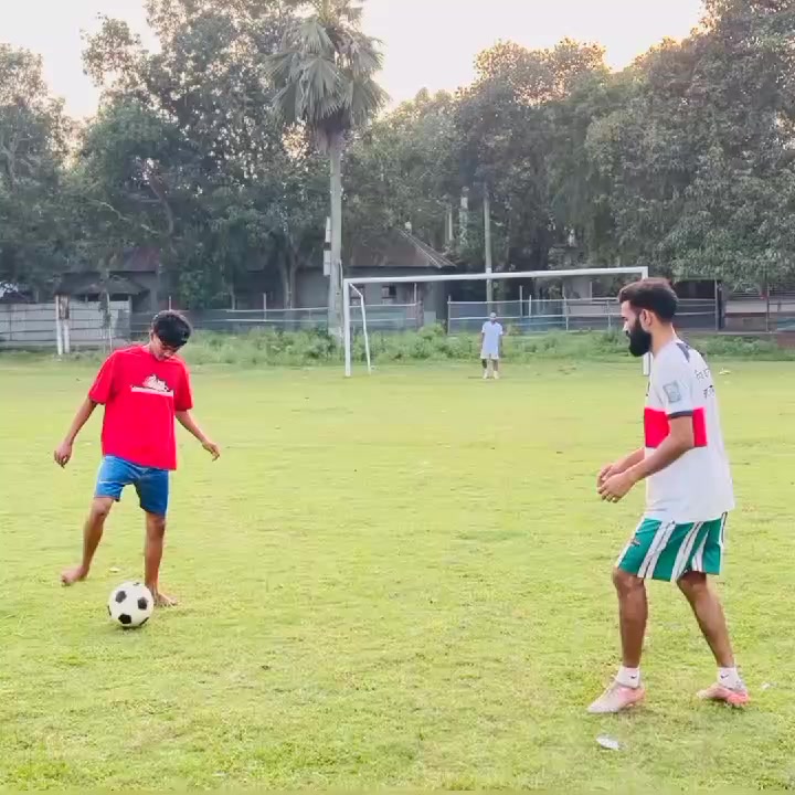 @🔵 Footballer Leo Gazi 10 🇧🇩
