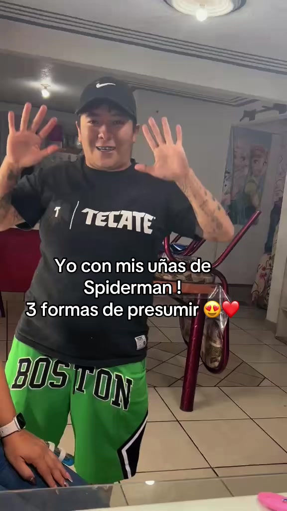 @Soy Ale García