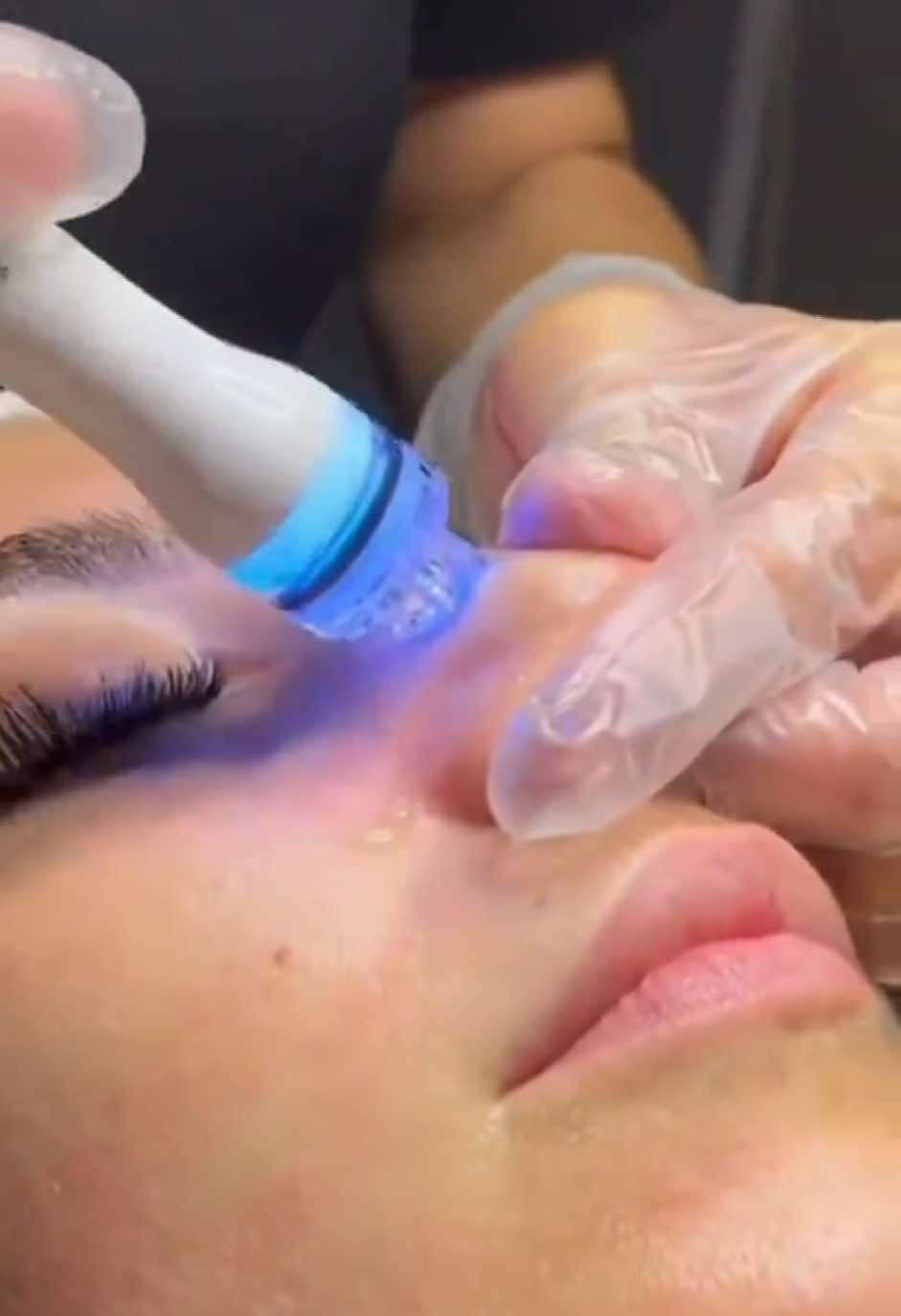 @Dra&ensp;Silvia&ensp;Lorena&ensp;FLORES&ensp;derma