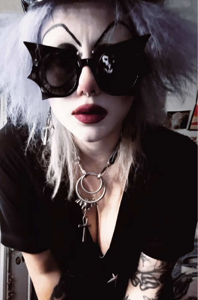 @dollygoth666