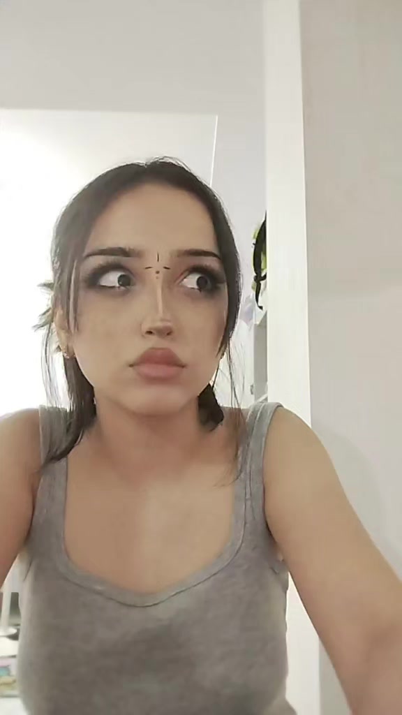 @👾